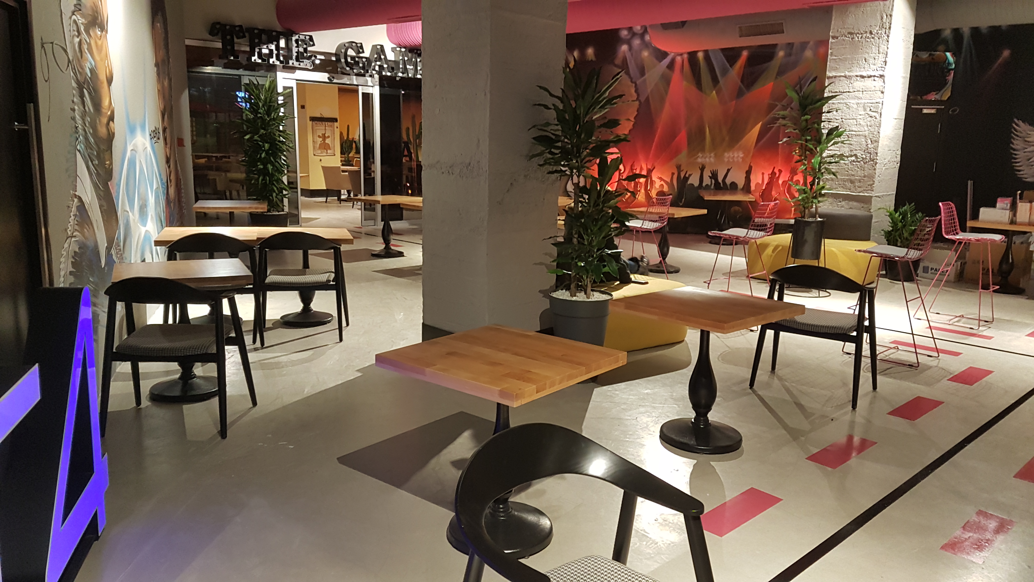 Beton Görünümlü Dekorasyon: Mikro Beton ile Modern Mekanlar